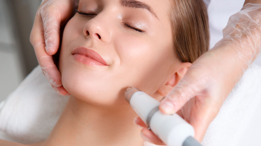 معرفی ۱۰ دکتر هایفوتراپی معتبر در شیراز