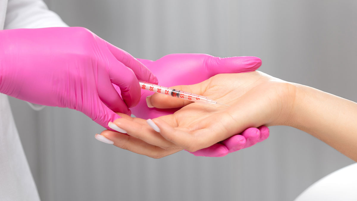 معرفی ۱۰ دکتر برتر تزریق بوتاکس کف دست در شیراز